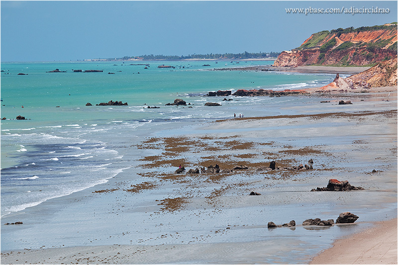 Vista do Mar e Praia de Peroba