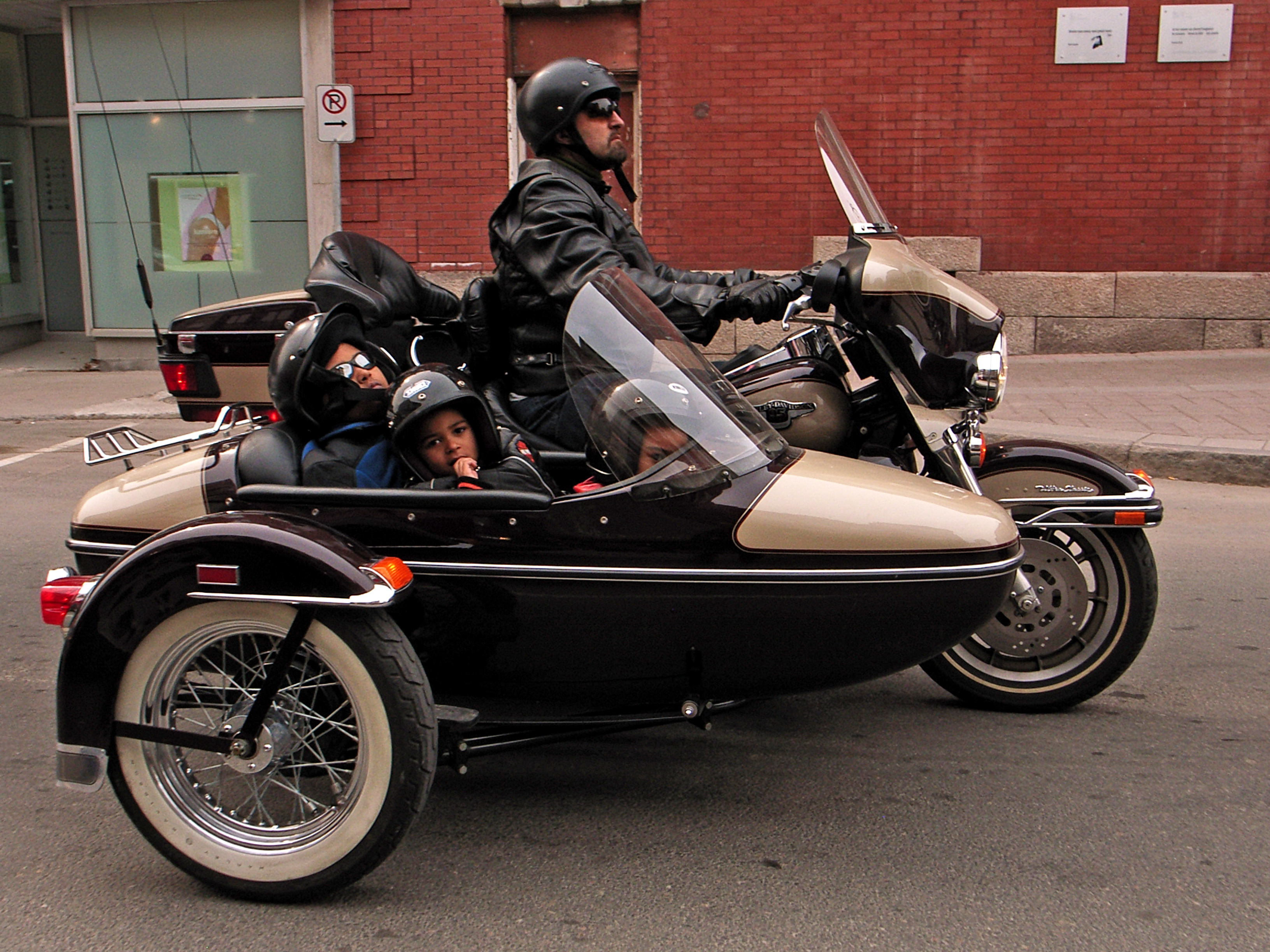 3 passengers; Trois Rivieres QC