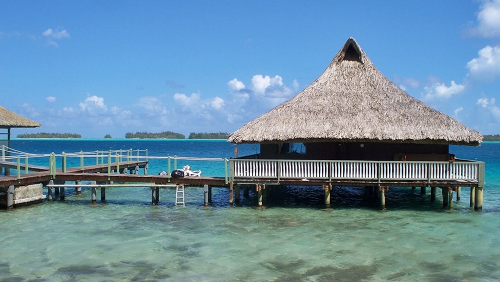 Bungalow in the Lagoon
