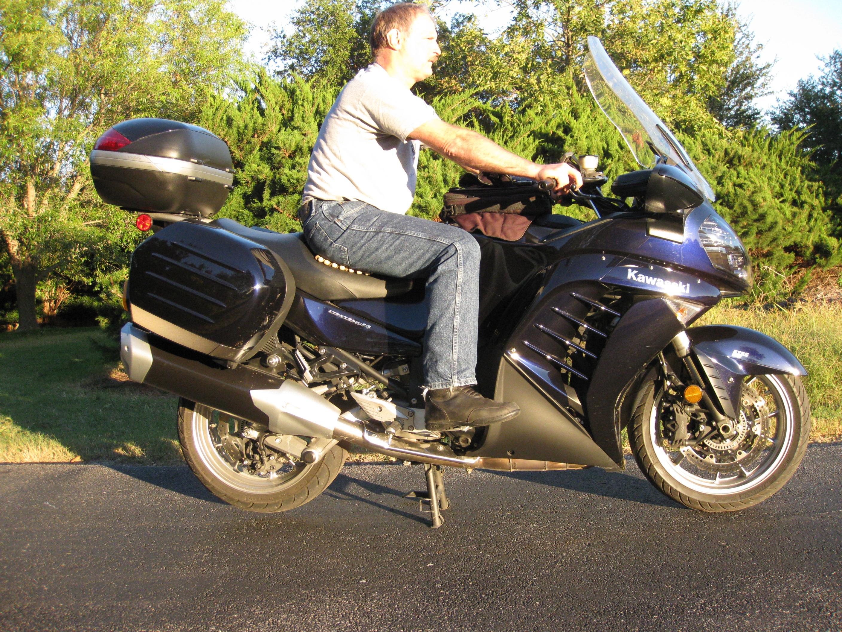 Feet on pegs from right side