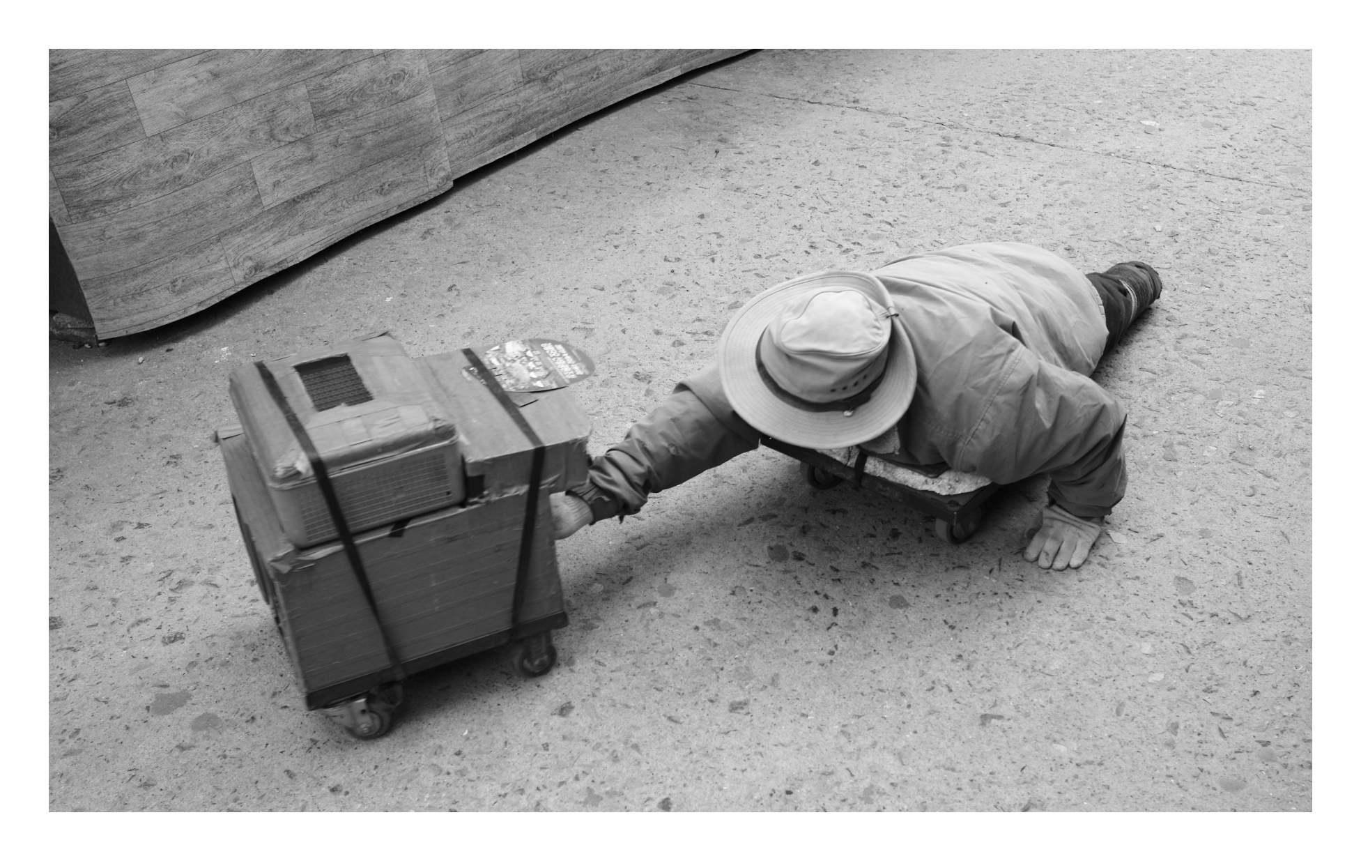 Limbless man begging, Busan