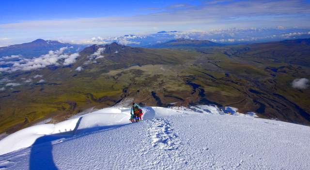 Starting down from 19,347 ft.007.JPG