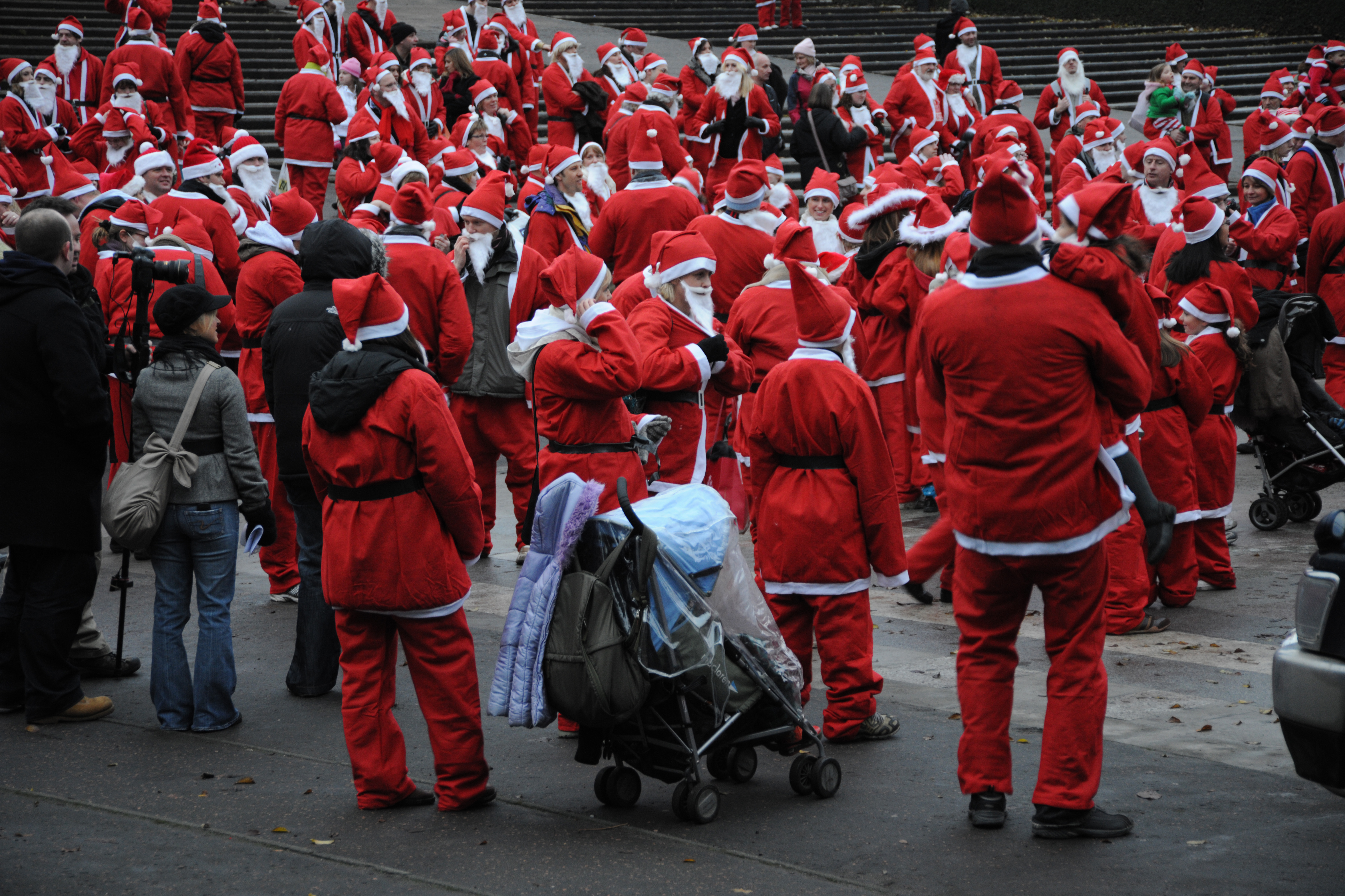 santas24-120VR-f56-120-800.jpg