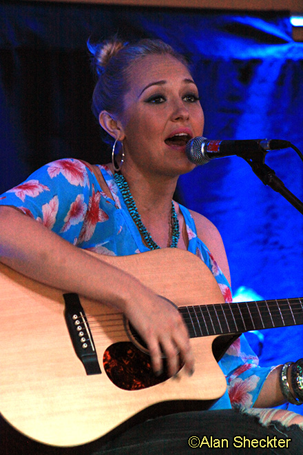 Hawaiian singer-songwriter Anuhea