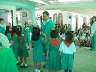 Mam Rida Investing the Star Scouts.JPG