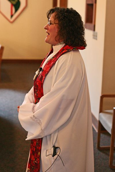 JuliaOrdination_GloriaDei_14Sep2008_ 209 [800x600].JPG