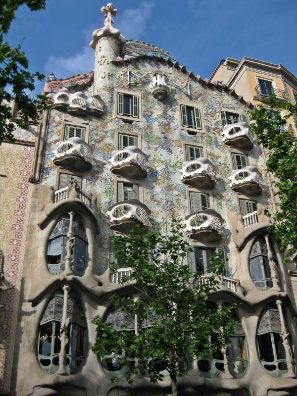 Casa Batll (Passeig de Grcia, 43) Antoni Gaudi 1904-1906