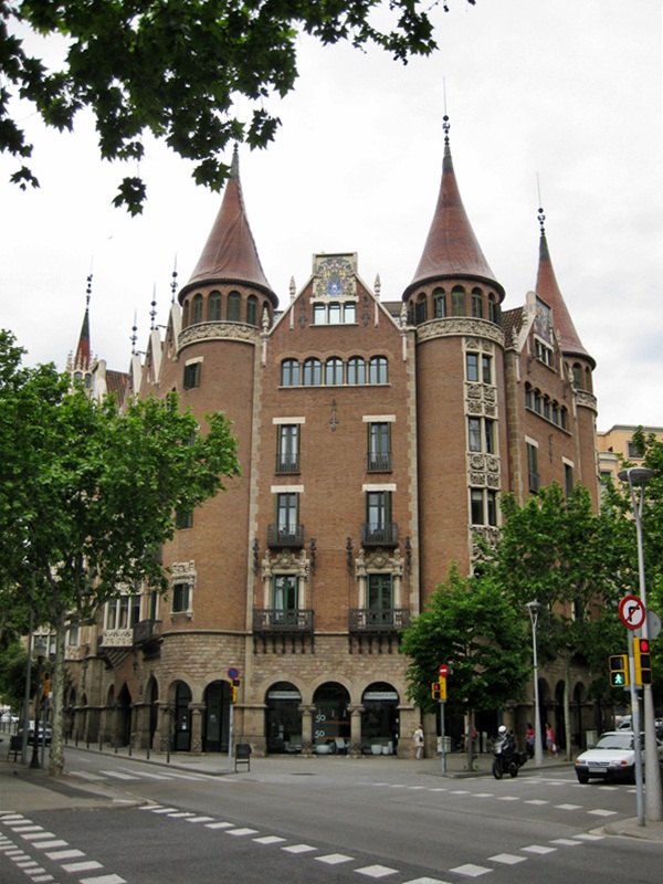 Casa Terrades (Casa de les Punxes)(Diagonal 416-420) Josep Puig i Cadafalch 1903-1905