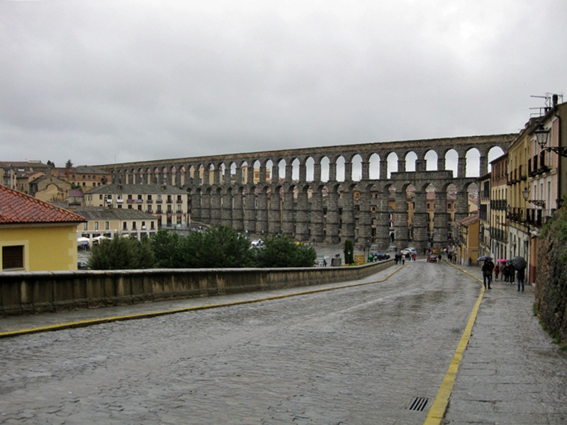 Segovia. Calle de San Juan hacia la Plaza de Artilleria
