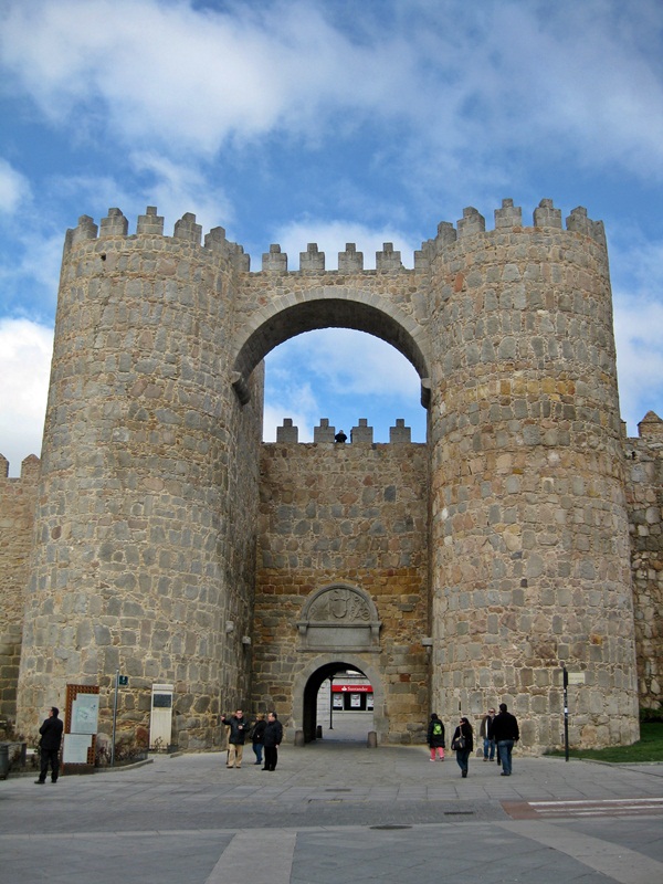 Murallas de Avila. Puerta del Alczar