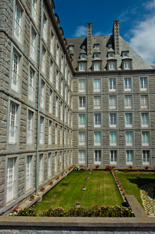 St Malo, windows