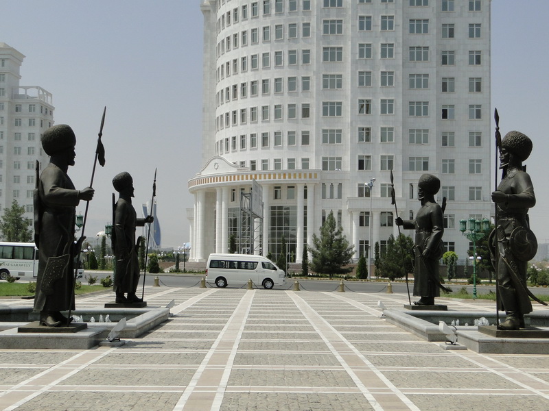turkmenistan09 ashghabat.JPG