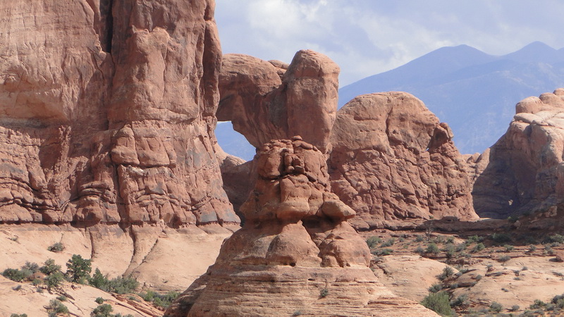 DSC82 arches.JPG
