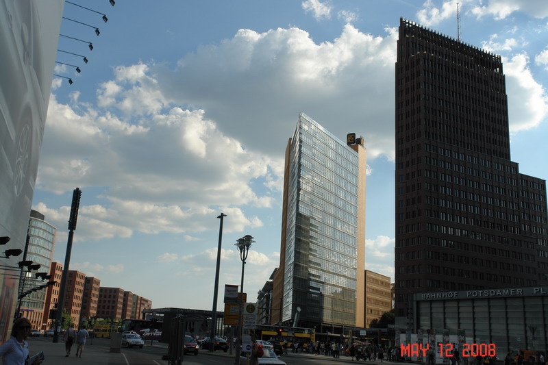 berlin architecture.JPG