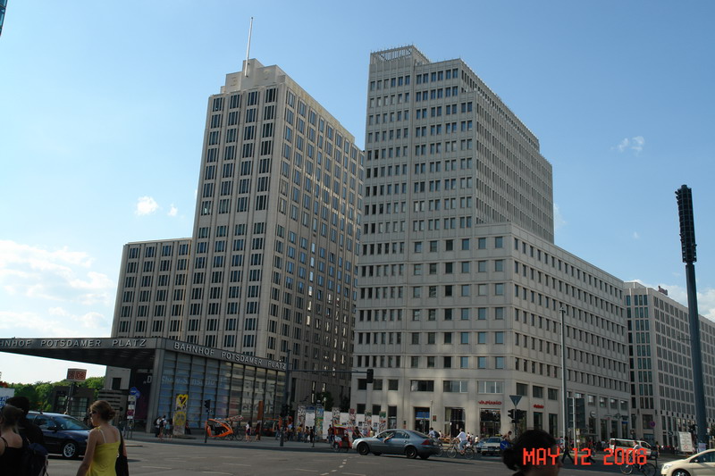 berlin architecture.JPG