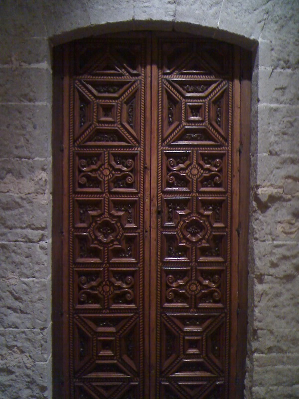 PUERTA (MADERA TALLADA)