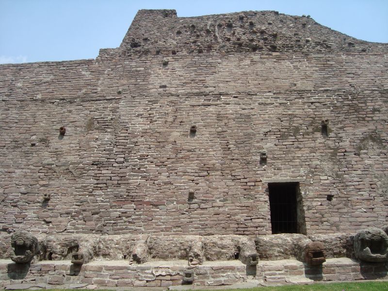 Muralla de serpientes