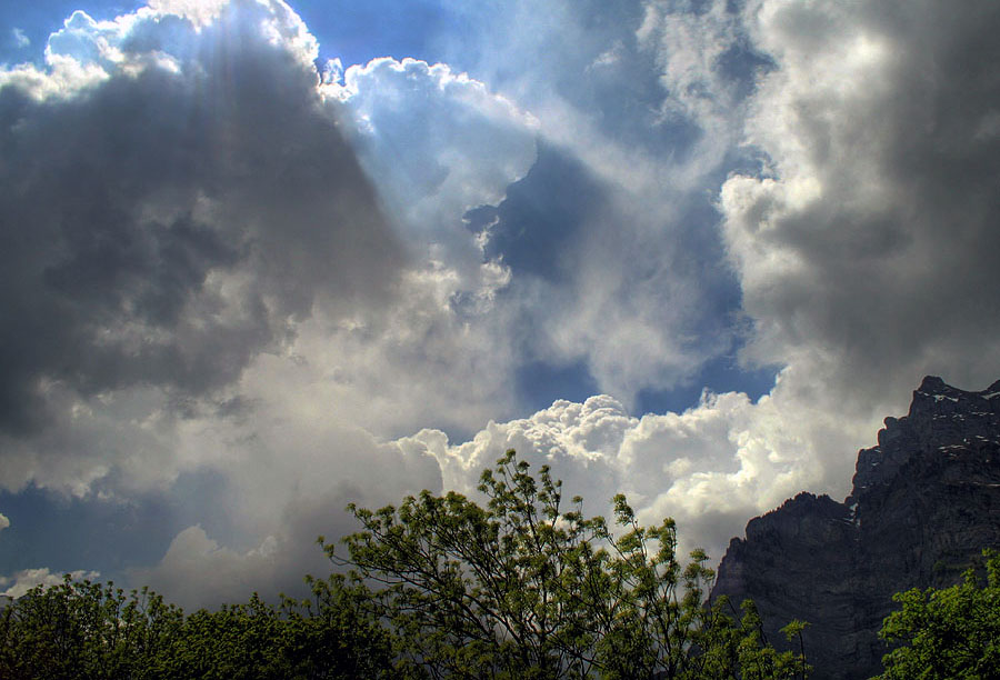 Altocumuli Castellani (Wolkenbild)