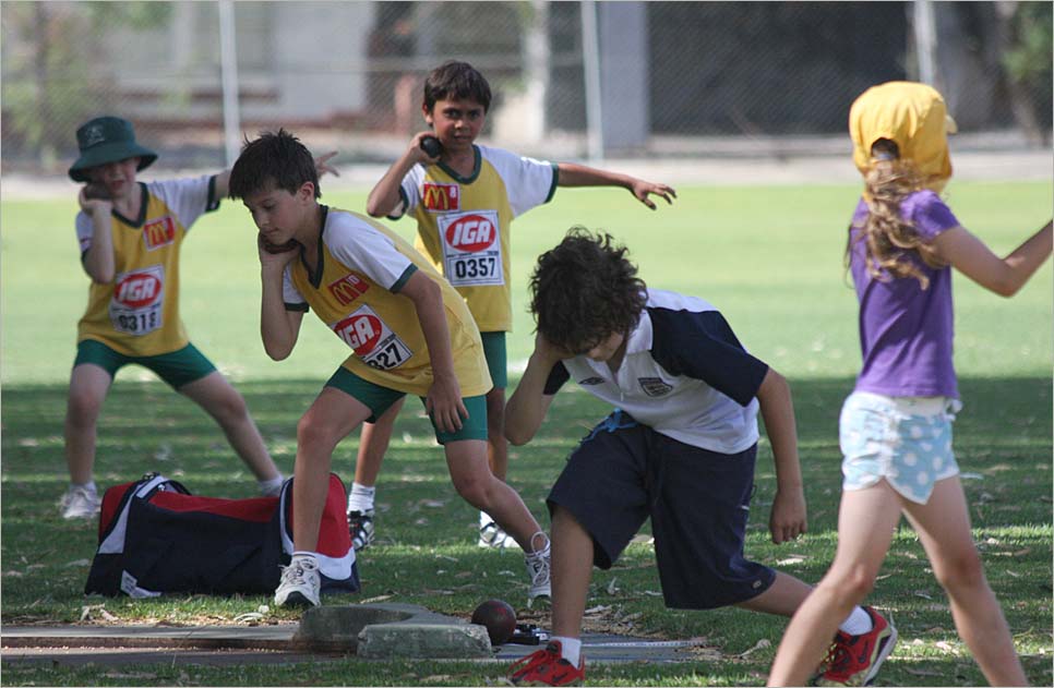 Challenge extra Trainee shot putters