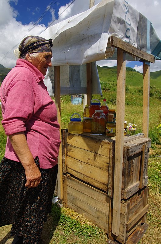 Gudauri - sale of honey