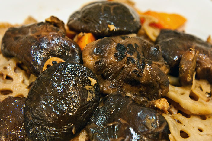 Stir Fried Lotus Root and Mushroom