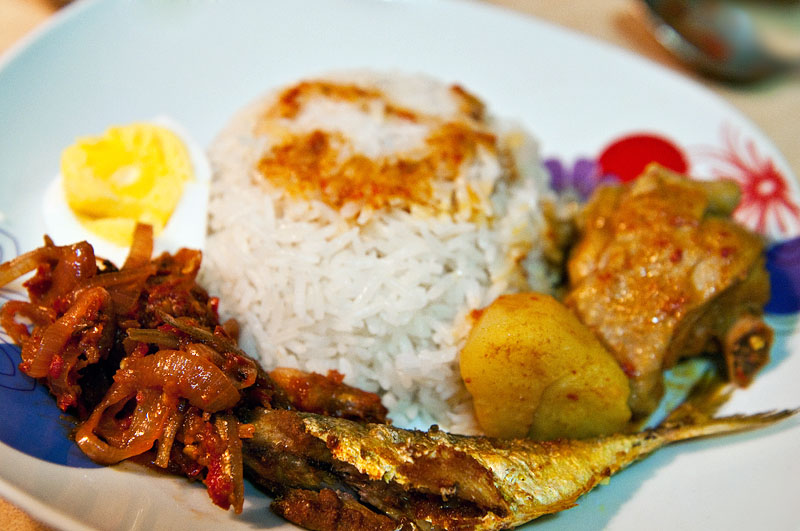 Nasi Lemak II (Malaysian Coconut Milk Rice with Anchovies Sambal)