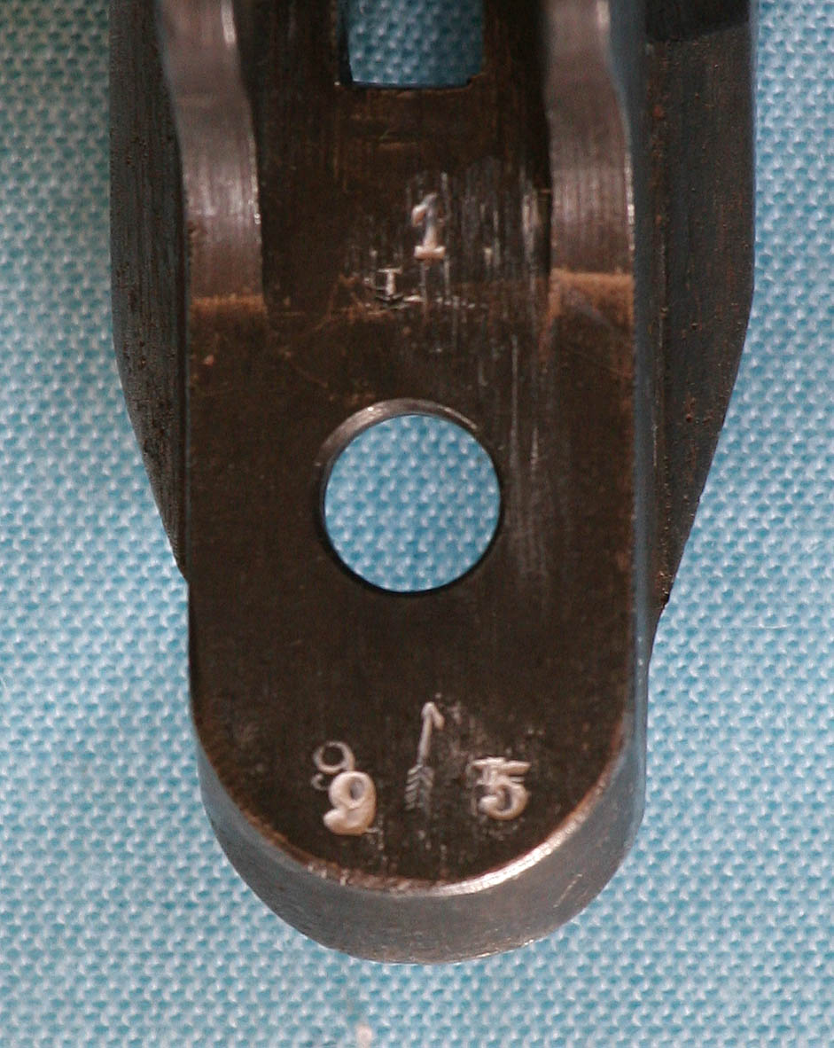 Tang_btm_Sestroryetsk_arrow_1895_wht.jpg