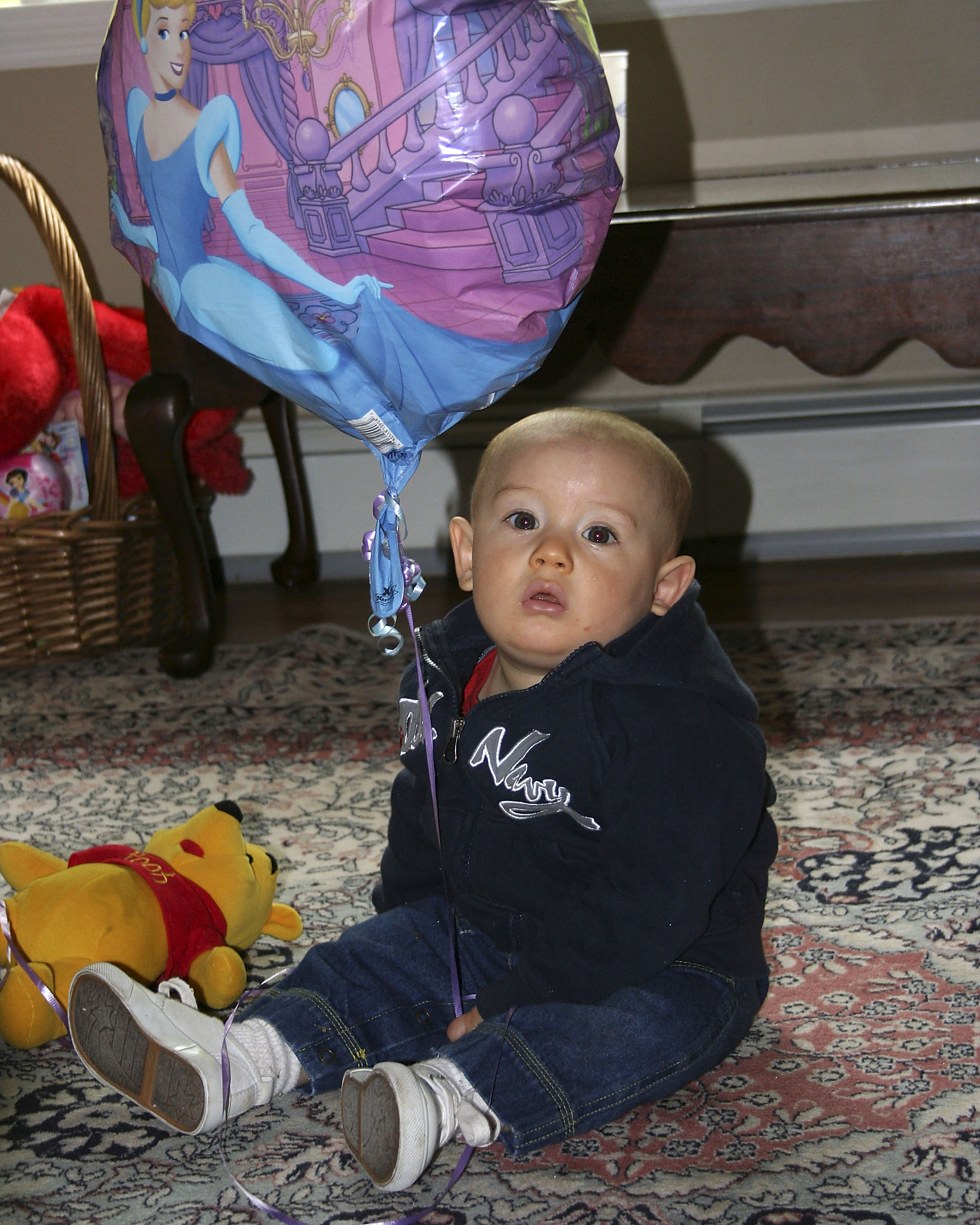 Eli and balloon