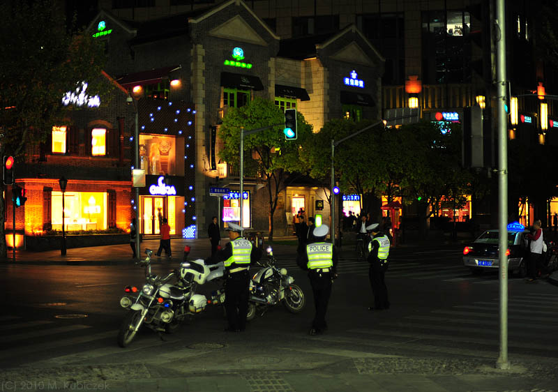 d7006 012.jpg