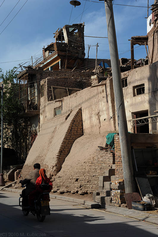 d7011 085.jpg