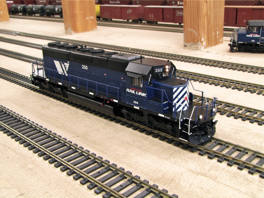 MRL 250 - SD40-2 (Athearn RTR)