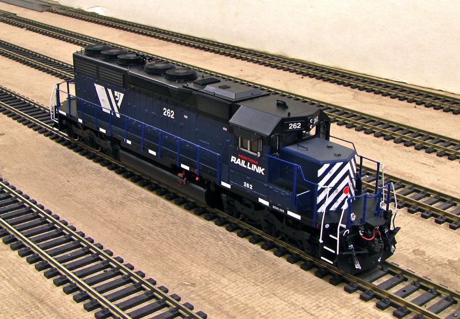MRL 262 - SD40-2XR (Athearn RTR)