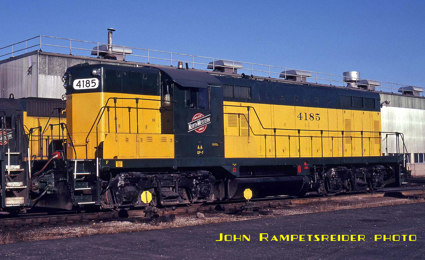 CNW GP-7 4185