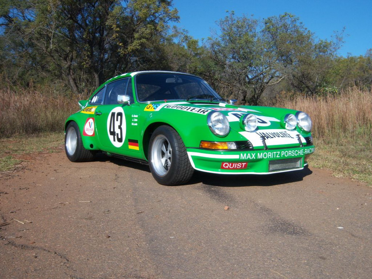 1973 RSR  sn 911.360.0636 with newly applied livery - Photo 3