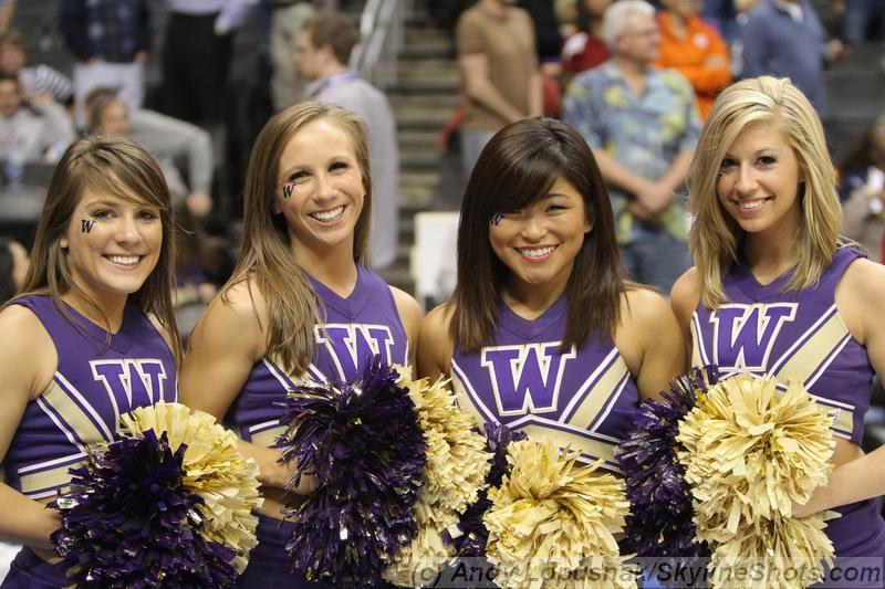 Washington Huskies cheerleaders photo Andy Lopušnak Photography