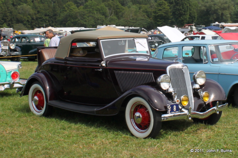 1934 Ford DeLuxe Cabriolet