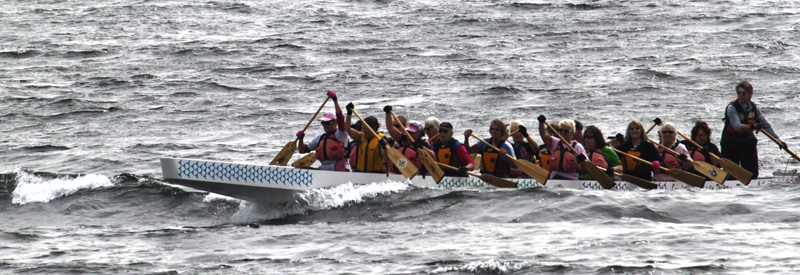 Dragonboat surfing