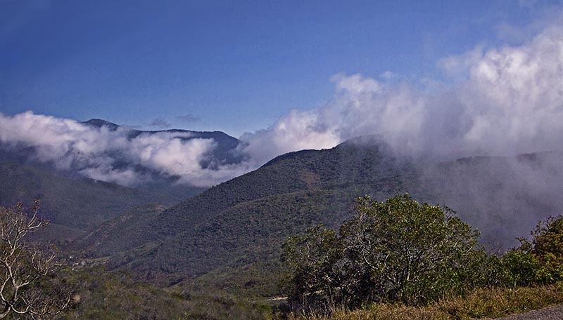 Road down into the Tilaco Valley -  1