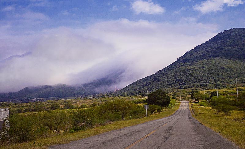 Mison de Tilaco amid the fog.