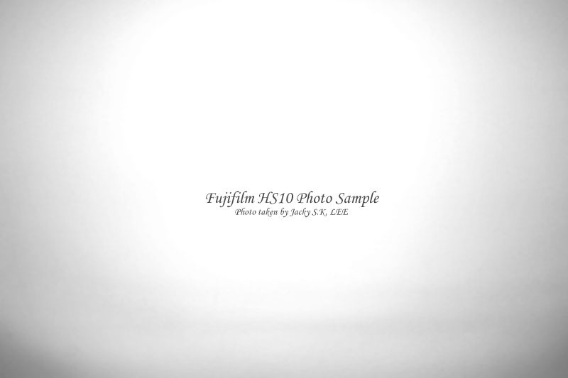 focus distance = 30 cm (built-in flash on)