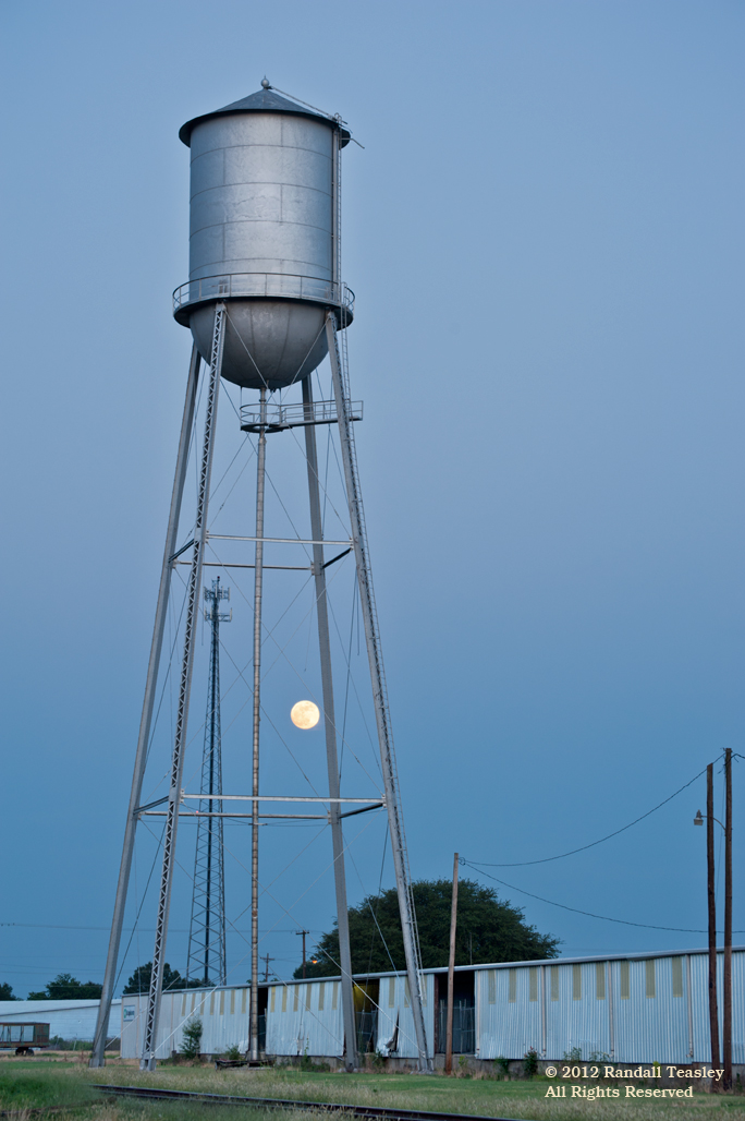 Indianola-Moonrise-01