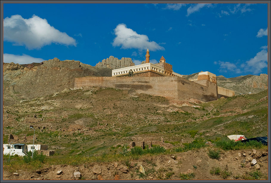 Ishak Pasha Castle