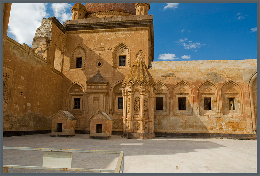 Ishak Pasha Castle