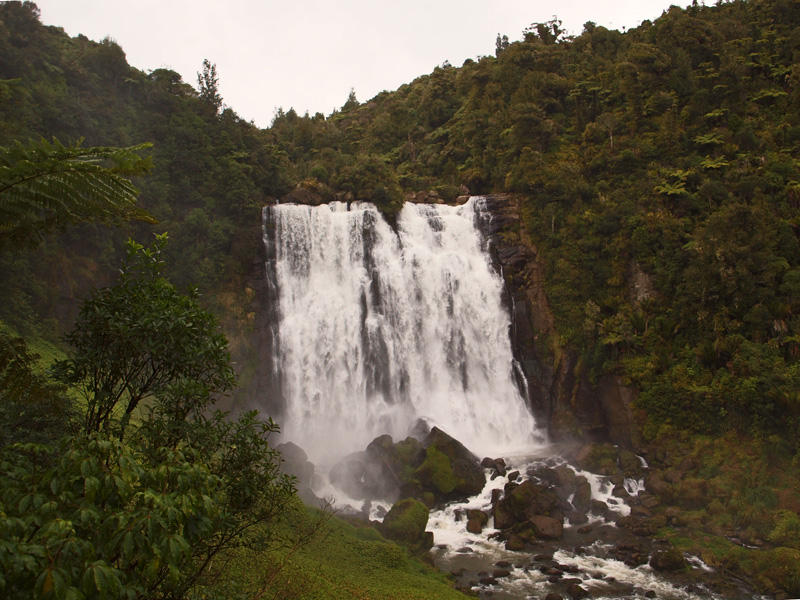 Marakopa Falls