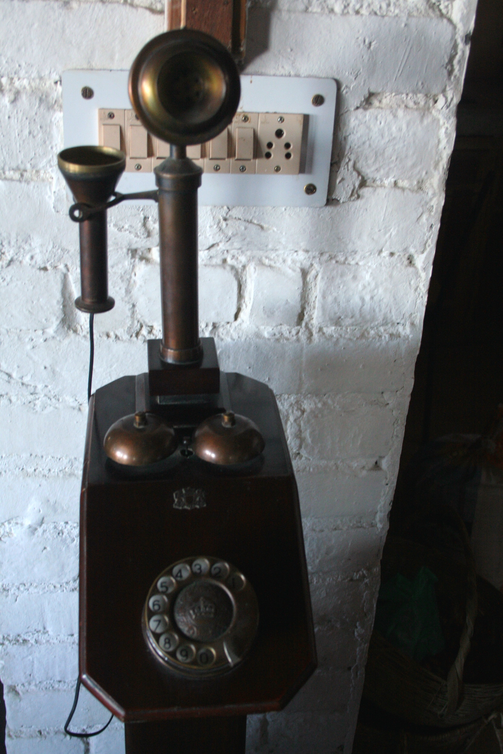 telephone.jpg