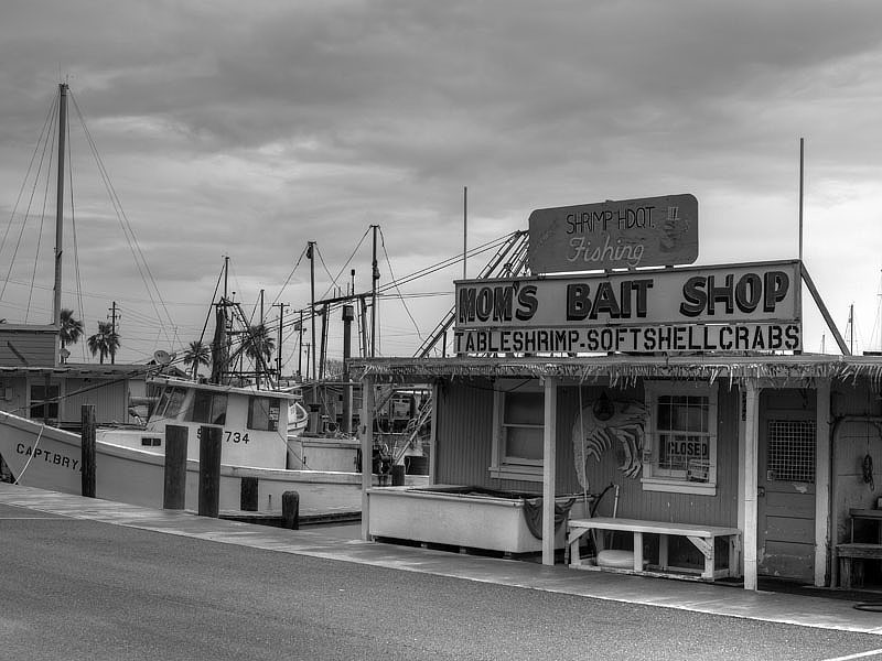Moms Bait Shack - Rockport TX