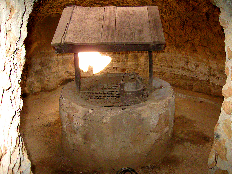 Underground water well