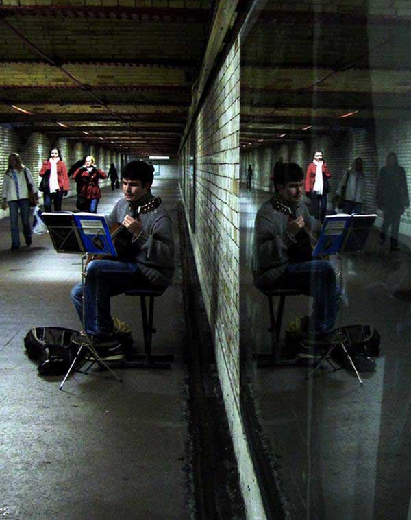 South Kensington pedestrian tunnel busker