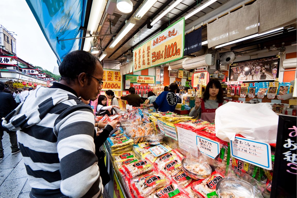 Shopping for Snack