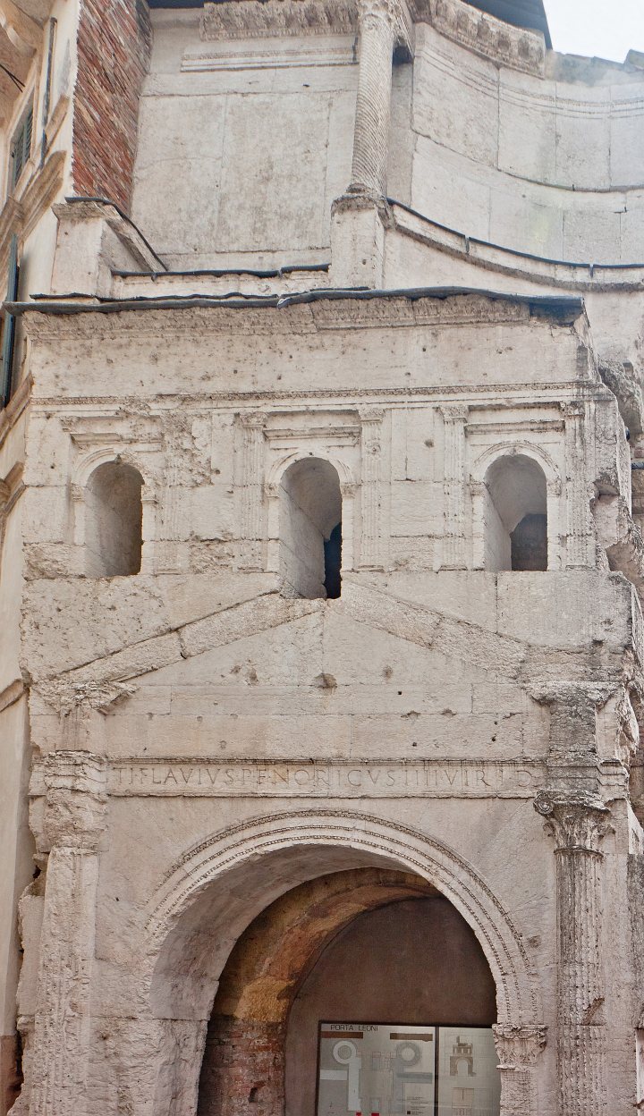 Porta Leoni